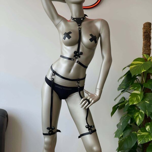 Fiyonk Detaylı Deri Jartiyer Harness İç Giyim
