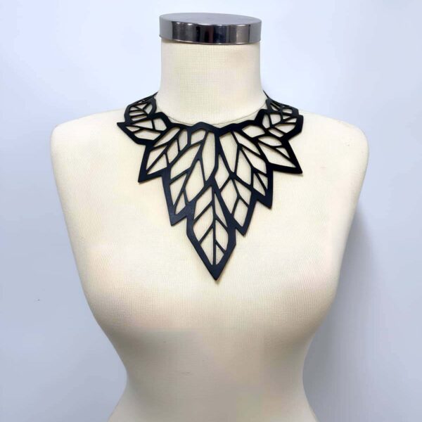 Lazer Kesim Yaprak Desenli Deri Choker, Deri Kolye - APFT1417