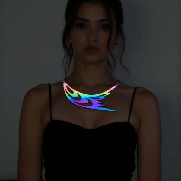 Rainbow Reflektörlü Kuş Kanadı ve Göz Detaylı Choker Kolye, Şık Lazer Kesim Kolye - APFT1414